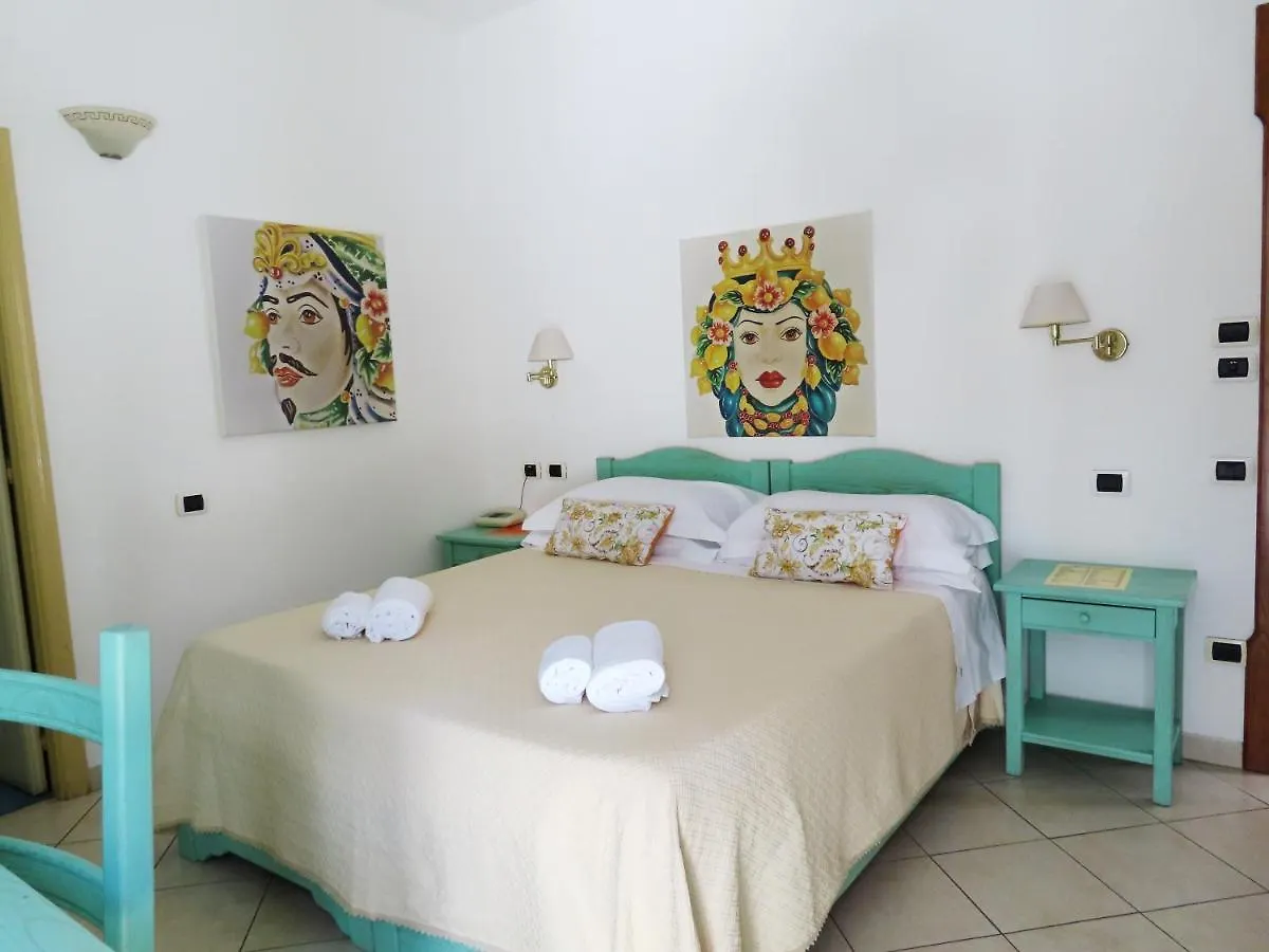 Stromboli Central Family Apartment - 3 Double Rooms