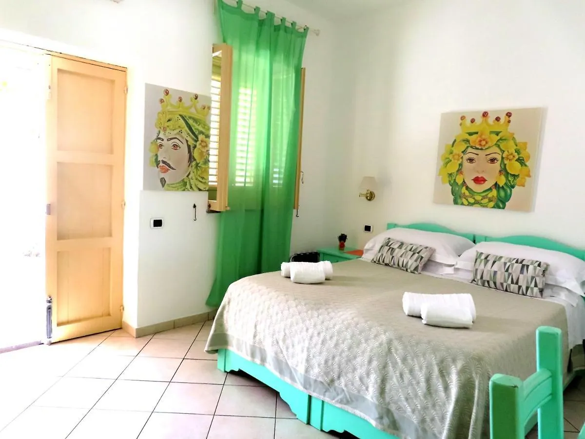 Stromboli Central Family Apartment - 3 Double Rooms